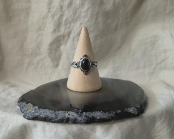 Vintage look ring met hyperstheen