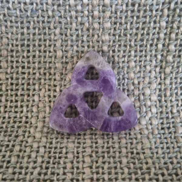Triquetra amethist nr2